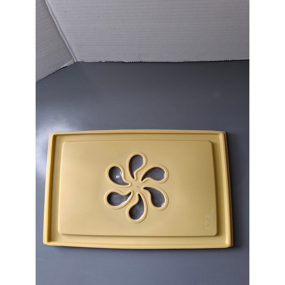 Vintage Rubbermaid Party Plan Gold Lid Only 3232 Flower Cutout 13.5x8.5